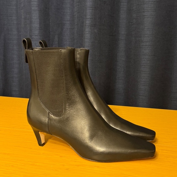 REFORMATION Roberta Snip-Toe Kitten-Heel Boots - Picture 4 of 7